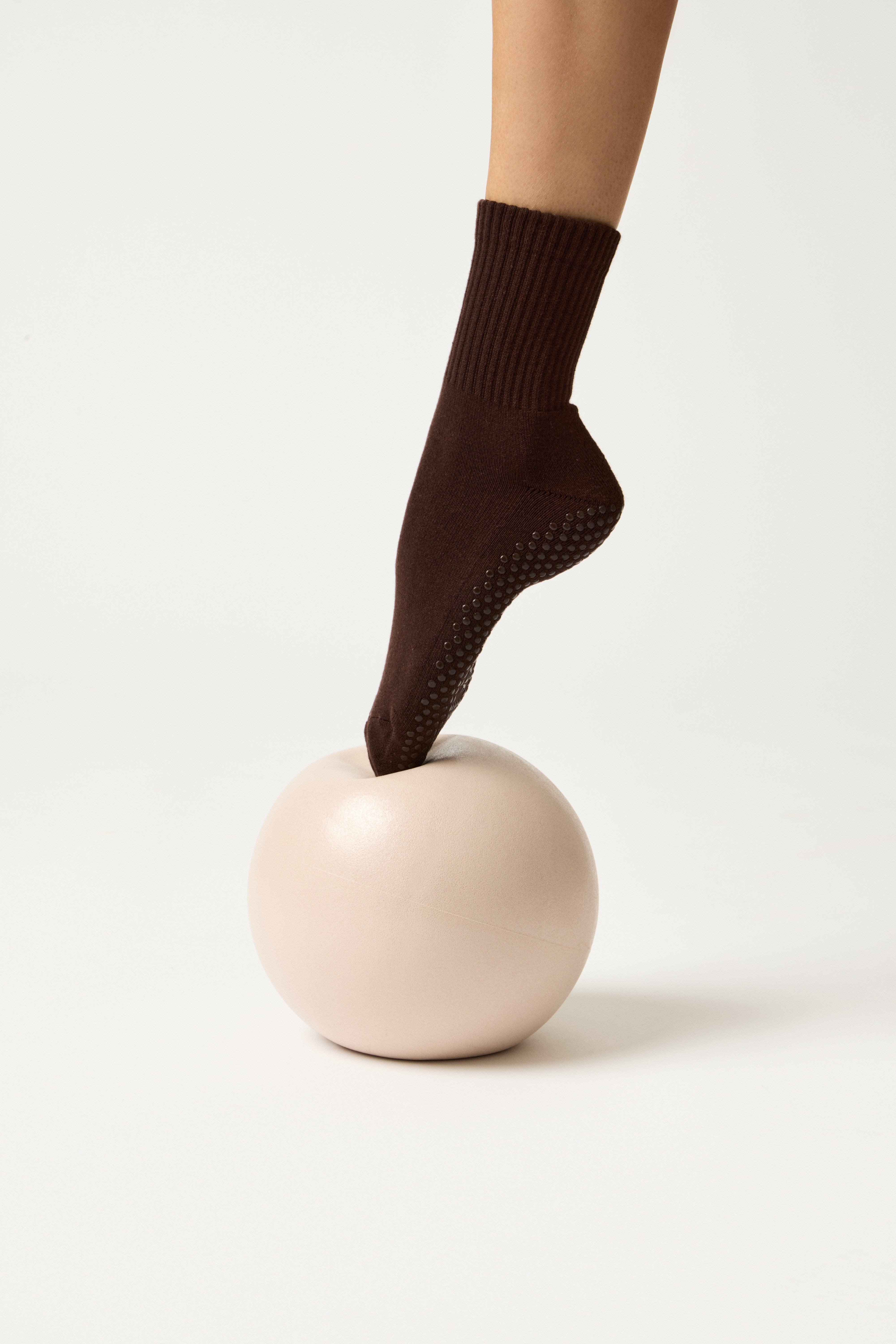 Essential Crew Grip Sock - Chocolate Brown